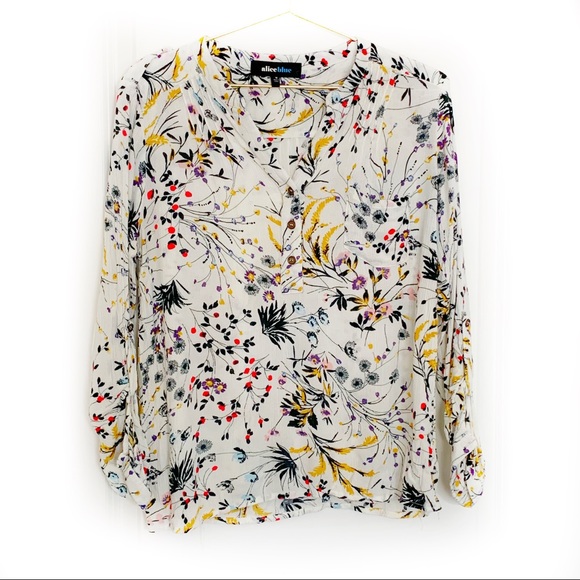 Alice Blue Tops - Alice Blue StitchFix Basilia V Neck Top Size M